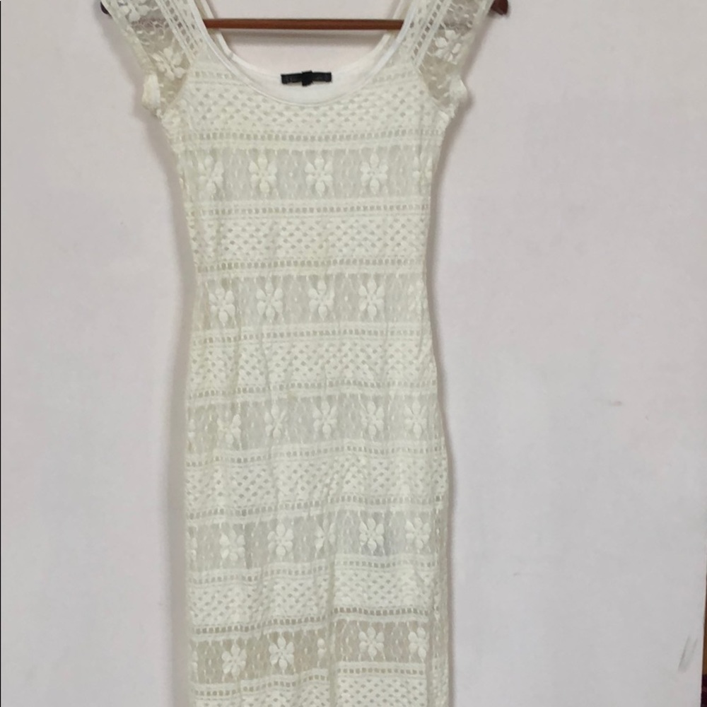 Ivory Midi Lace Form-Fitting Dress